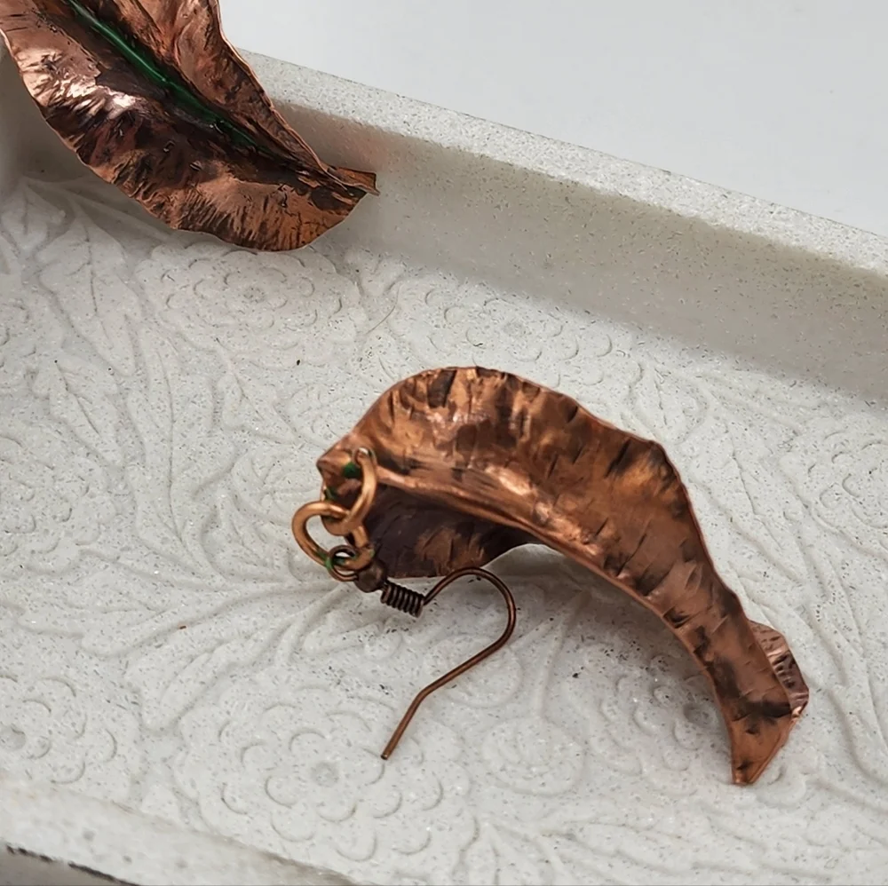 COPPER HAMMERED LEAVES & GREEN PATINA DANGLING EARRINGS